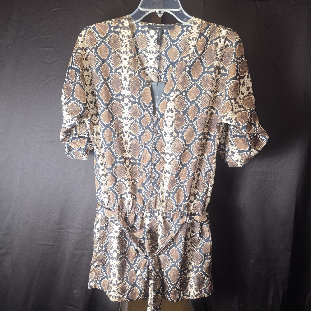 BCBGMAXAZRIA Snake‎ Print Romper XXS Belted V-Neck Animal Print NWT